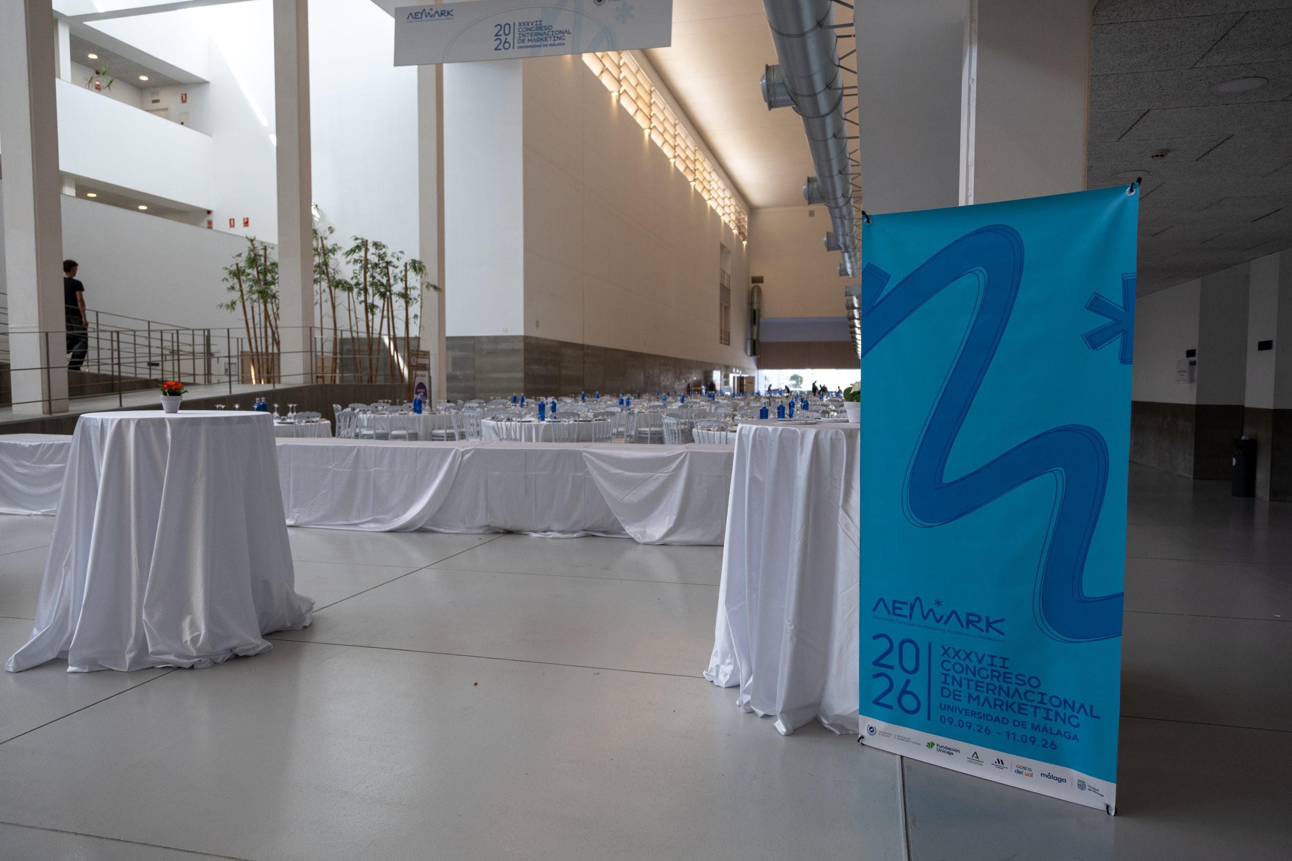 Acreditación de WOM Marketing diseñada para el Congreso AEMARK 2026 en Málaga